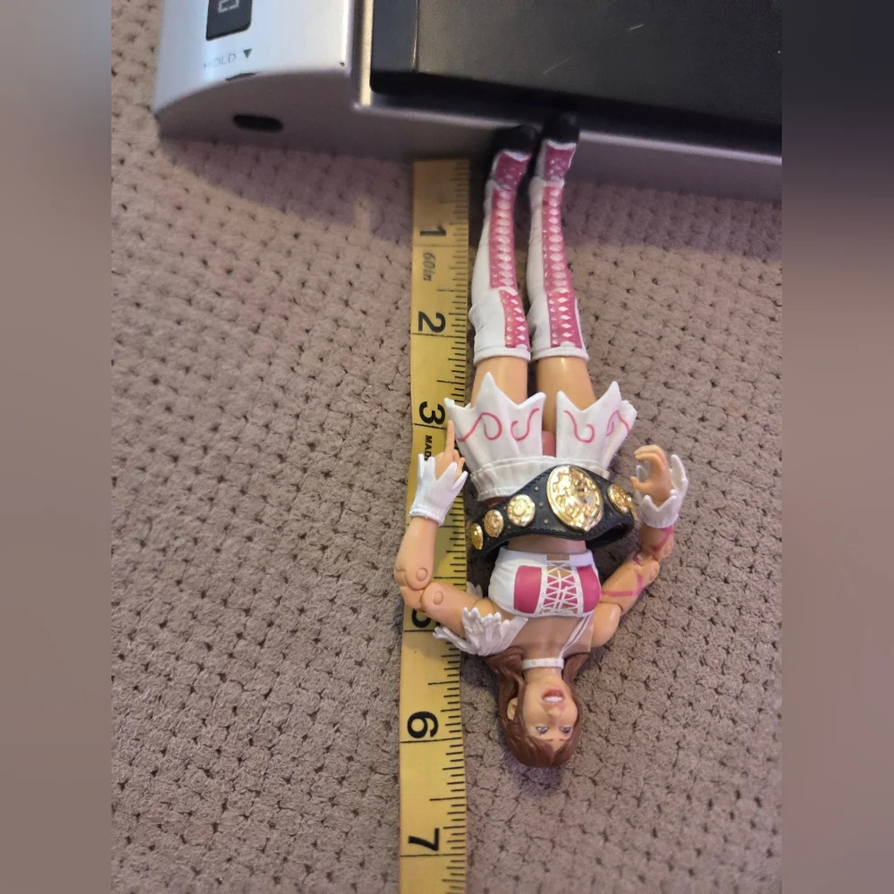 2021 AEW Jazwares Unrivaled Collection Series 3 #20 Riho Preowned wrestling - Picture 11 of 12